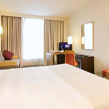 Novotel Centre Hotel 4*