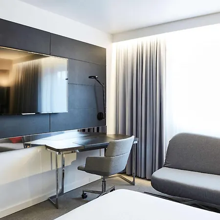 Novotel Centre Hotel