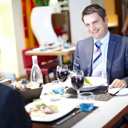 Novotel Centre Отель 4*