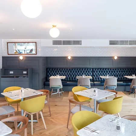 Novotel Centre Hotel 4*