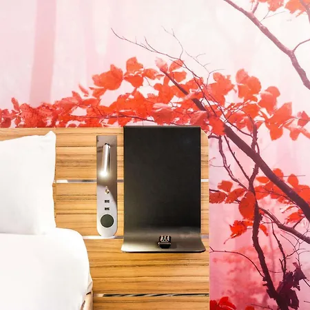 Novotel Centre Hotel 4*