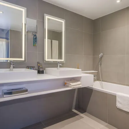 Novotel Centre 4*
