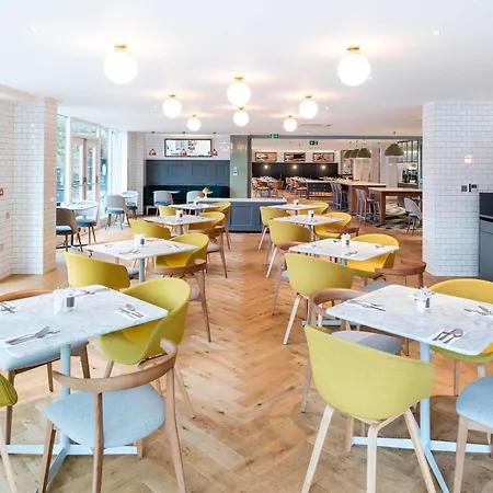 Novotel Centre Hotel 4*