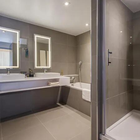 Novotel Centre Hotel 4*