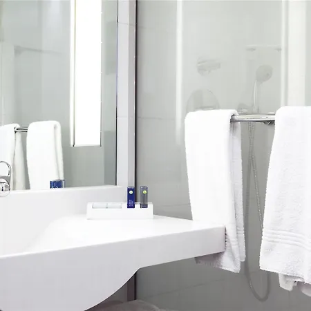 Novotel Centre Hotel 4*
