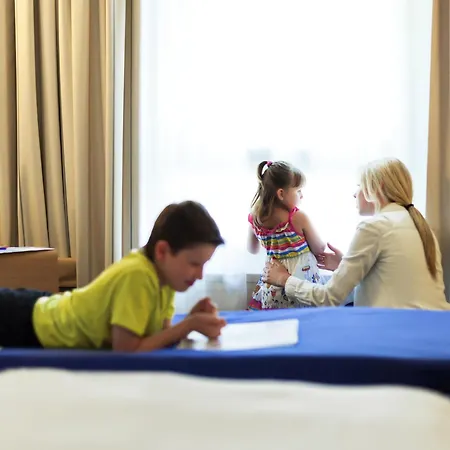 Novotel Centre Hotel